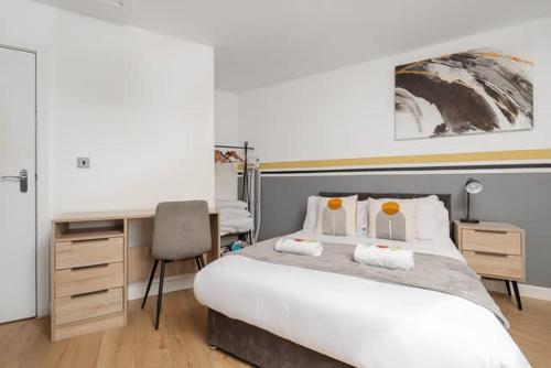 City Centre Apartment - close by to all main shops, attractions, bars & more!, Liverpool