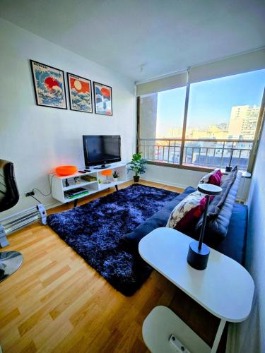 Comfortable apartment steps from the subway