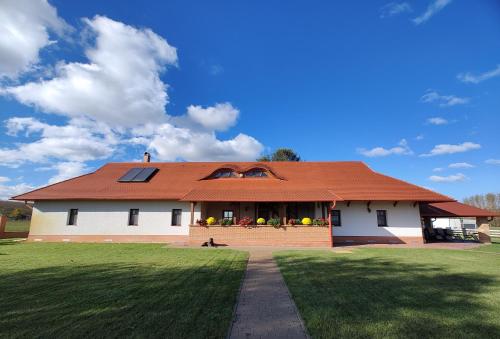 . Győri Lovastanya Cserkeszőlő