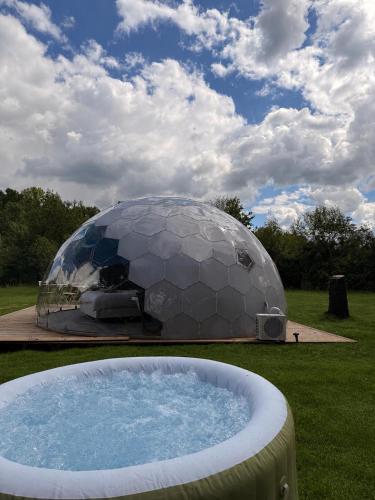 Hot tub, Dome & Spa - Les Cabanes De La Saye in Cavignac