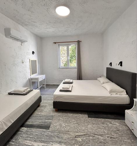 Matala Hostel Room Type - Triple Room