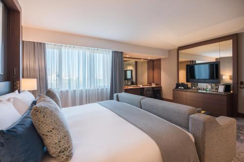 room detail thumbnail 1