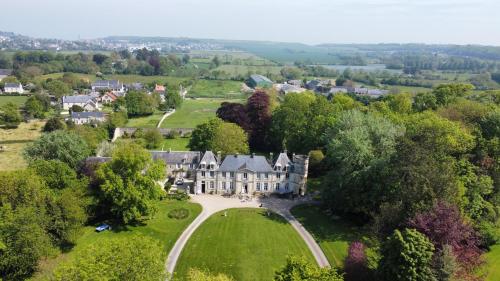Les Escuries, dépendances du Château