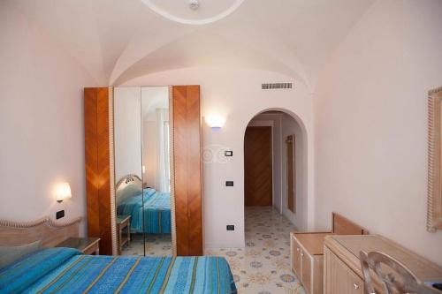 3 twin beds
