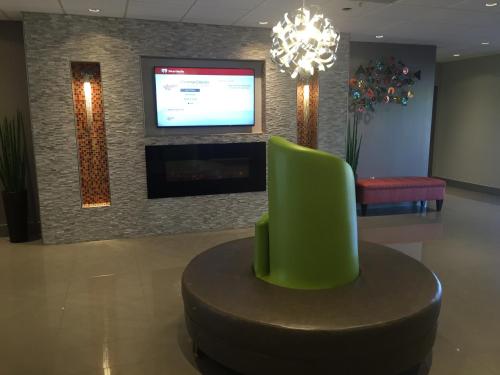 ล็อบบี้, เดย์ อินน์ แอนด์ สวีท บาย วินด์แฮม โบนิตาสปริงส์ นอร์ท เนเปิลส์ (Days Inn & Suites by Wyndham Bonita Springs North Naples) in โบนิตาสปริงส์ (FL)