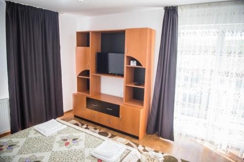 Casa Albă (Casa Alba) in Sandulesti