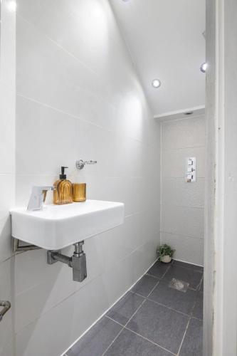 BnBNova - Marylebone 2BR - Hyde Park - image 10