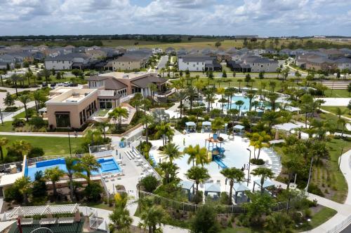 DLuxx Elegance Home close to Club in Solara 1706 Orlando Florida
