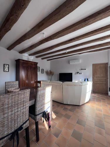 Cottage with Hot Tub in Beaulieu-les-Loches