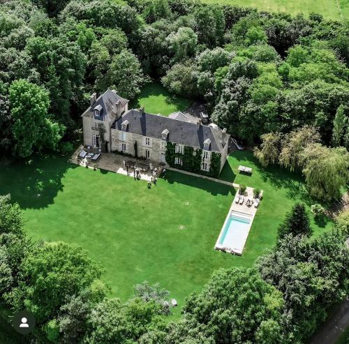 外部景觀, Historic Castle In The Heart Of Normandy in 蒂里阿爾庫爾
