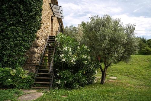 Viesnīcas āriene, Former Sheepfold With Natural Shared Pool In Drôme (Former Sheepfold With Natural Shared Pool In Drome) in Puī Senmartēna