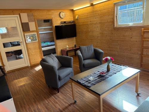 Child friendly basement apartment – khách sạn tại Nylund