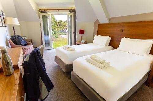 Double or twin room, golf course view