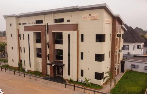Trev Hotels and Suites in อซาบา