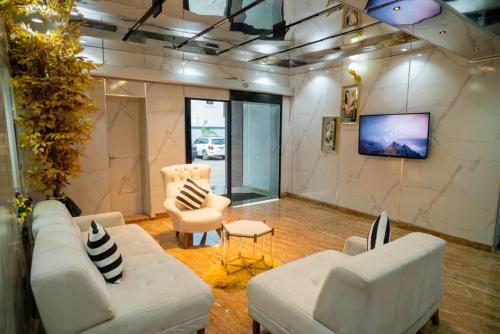 Trev Hotels and Suites in อซาบา