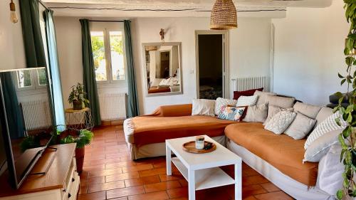 Közös társalgó / TV, La Casa dela Felicidad Villa piscine privée Près de Nice (La Casa dela Felicidad Villa piscine privee Pres de Nice) in L'Escarène