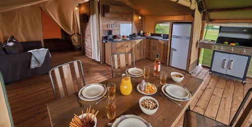 Iekārtas, Camping le Moulin de David -Gaugeac Monpazier 24540 - Cabane -Mobil-home 3 et 2 chambres in Gaugeac