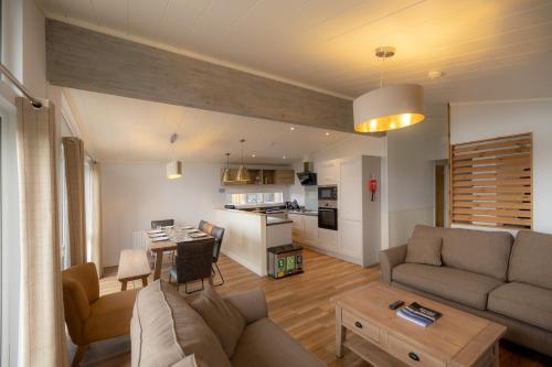 4 bedrooms, 6 beds