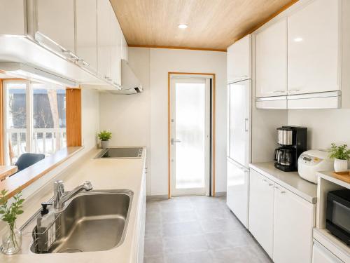 Hakuba House Luckystar5 Next To Shuttle Bus Station ,711 ,Restaurants Modern Chalet - Hakuba