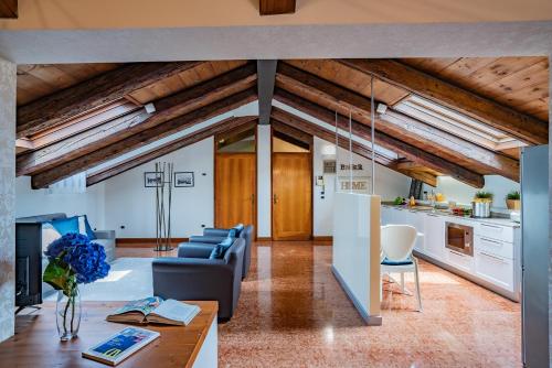 Ca' Del Monastero 9 Collection Spacious Apartment up to 5 Guests, Venice