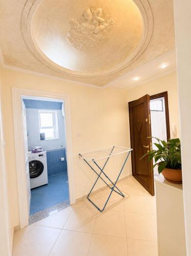 White Pearl Saranda  Near the Beach - image 4