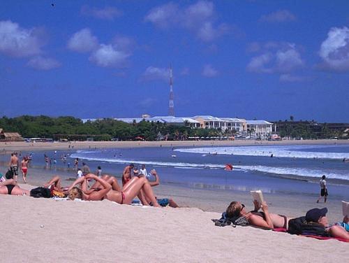 Angkul Angkul Beach Inn Kuta by Kamara