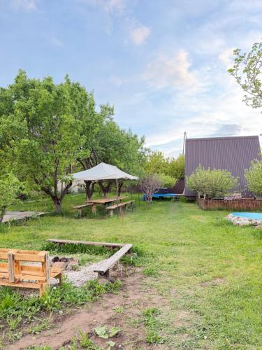 Delta Rest House in Ptghni