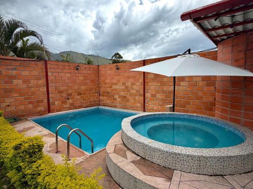 Casa vacacional privada con piscina y jacuzzi