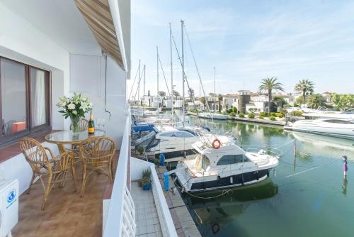 WELCS ESTUDIO 374 EMP con vista al canal