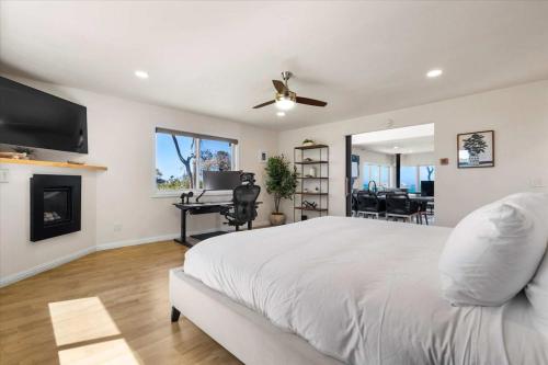 Ocean-View Haven w Sauna Hot Tub & Fire Pit in Gualala (CA)