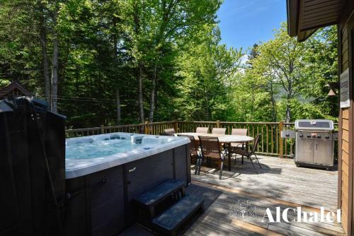 Villa Alpine - Alpin en Foret - Spa in Petite-Riviere-Saint-Francois (QC)