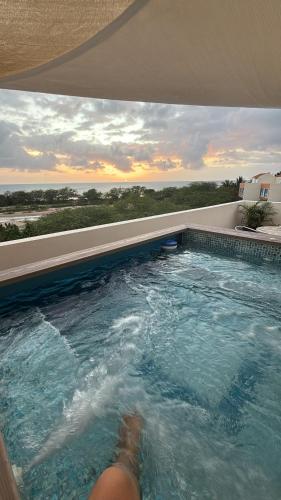 Sea View Rooftop – khách sạn tại Pole Ojea