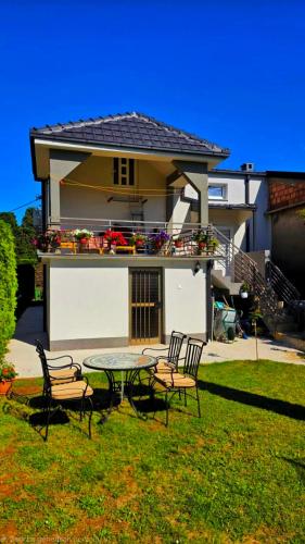 Melody apartment in Masline