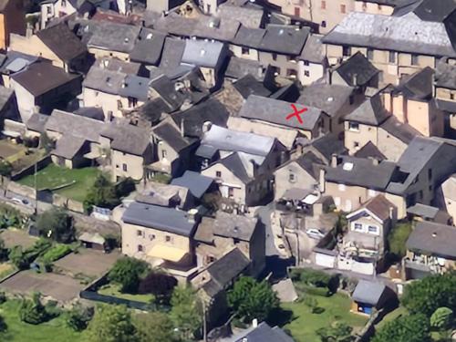 Grande maison de village entiérement rénovée (Grande maison de village entierement renovee) in Ispagnac