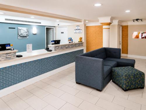Vestíbulo, Super 8 by Wyndham Nacogdoches Near University in Nacogdoches (TX)