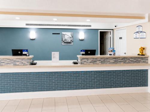 Vestíbulo, Super 8 by Wyndham Nacogdoches Near University in Nacogdoches (TX)