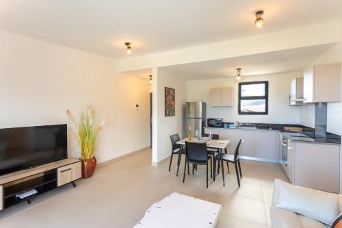 บริการและสิ่งอำนวยความสะดวก, Atea Pearl Diadème View Terrace & Parking (Atea Pearl Diademe View Terrace & Parking) in ตาฮิติ