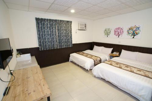 2 double beds