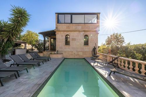 Villa Jaliel I Cannes French Riviera I 270m2 I Spa I 10 minutes du centre-ville I 12 personnes