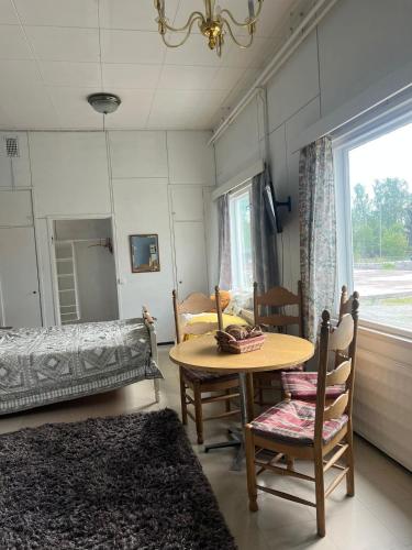 Huoneisto entisessa Honkolan kylakoulussa in Jaamala