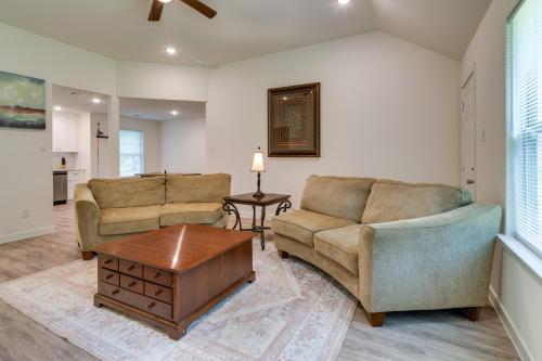 Piney Woods Escape! Magnolia Home w/ Lake Access in Magnolia (TX)