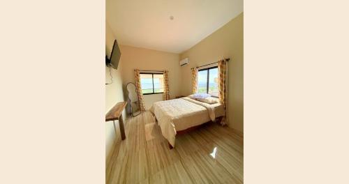 Hilltop Paradise Villa in Boscobel