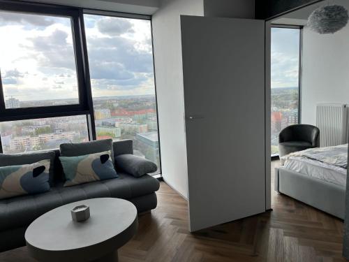 Hanza Tower 19 th FLOOR 2 ROOMS Blue Apartment – khách sạn tại Szczecin