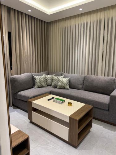 001 JRE apartment with stunning boulevard veiw - image 14