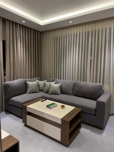 001 JRE apartment with stunning boulevard veiw - image 8