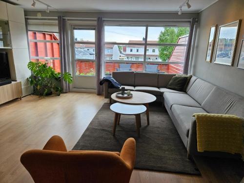 Nice townhouse in central Stavanger close to ONS by bus – khách sạn tại Tjensvoll