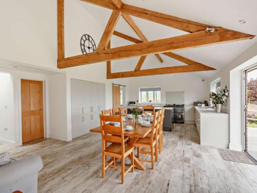 Seadmed, 4 Bed in Chard oc-83501 in Higher Wambrook