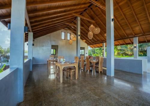 Restaurant, Cavendish Polhena in Matara