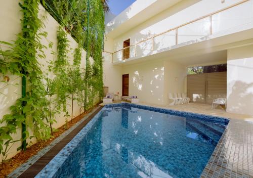 Swimming pool, Cavendish Polhena in Matara