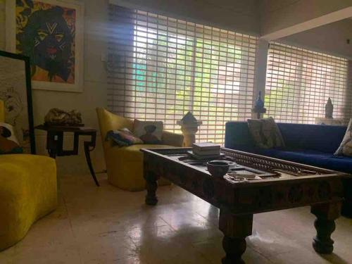 Sleek, contemporary 3-bed home with scenic views in Islamabad galvaspilsēta